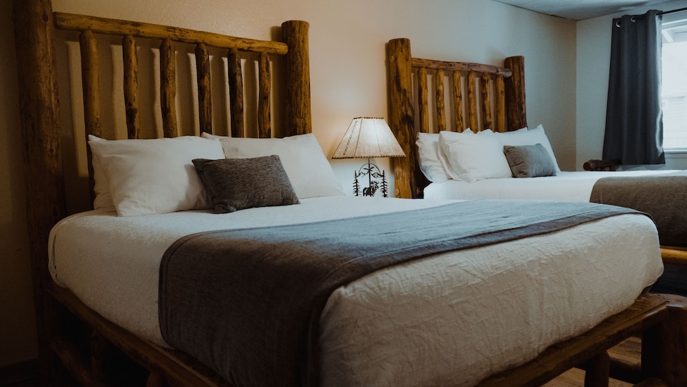 Standard Hotel Room - 2 Queen Beds