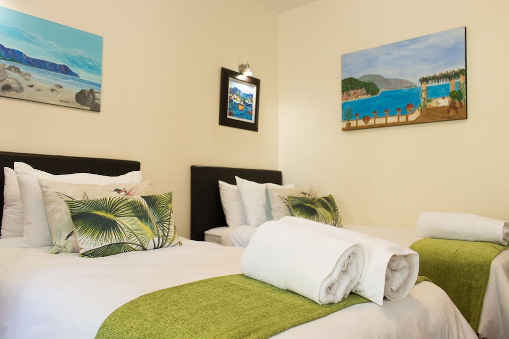 Standard Twin Room, 2 Twin Beds, Ensuite, Ground Floor photo 1
