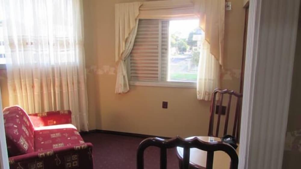 Twin Room, Non Smoking - Photo 2