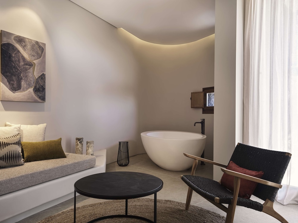 Junior Suite, Sea View (with Hot Tub) - Photo 4