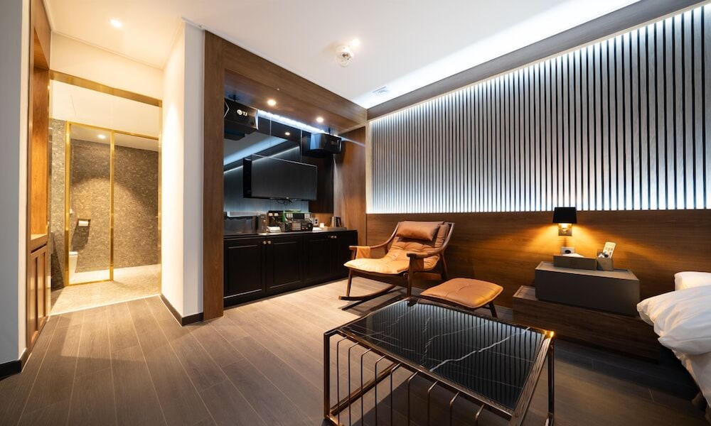 Suite Room - Photo 3