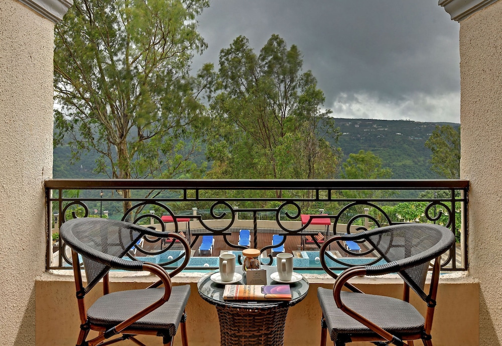 Fern Club Valley View Room With Balcony photo 2