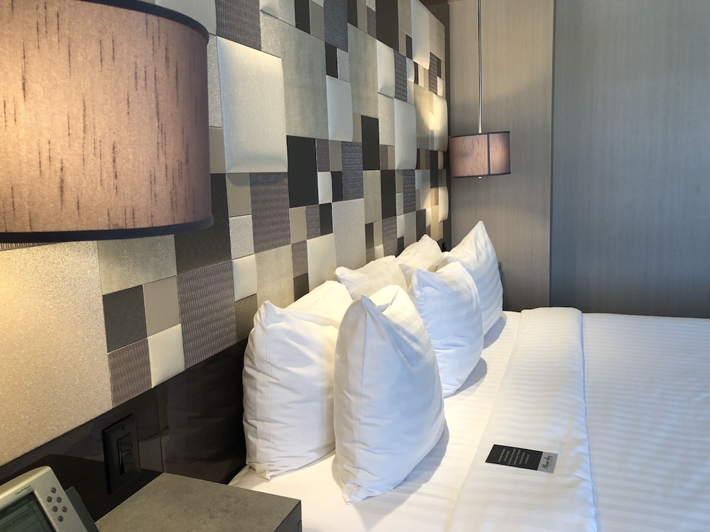 Deluxe Room, 1 King Bed, Golf View photo 3