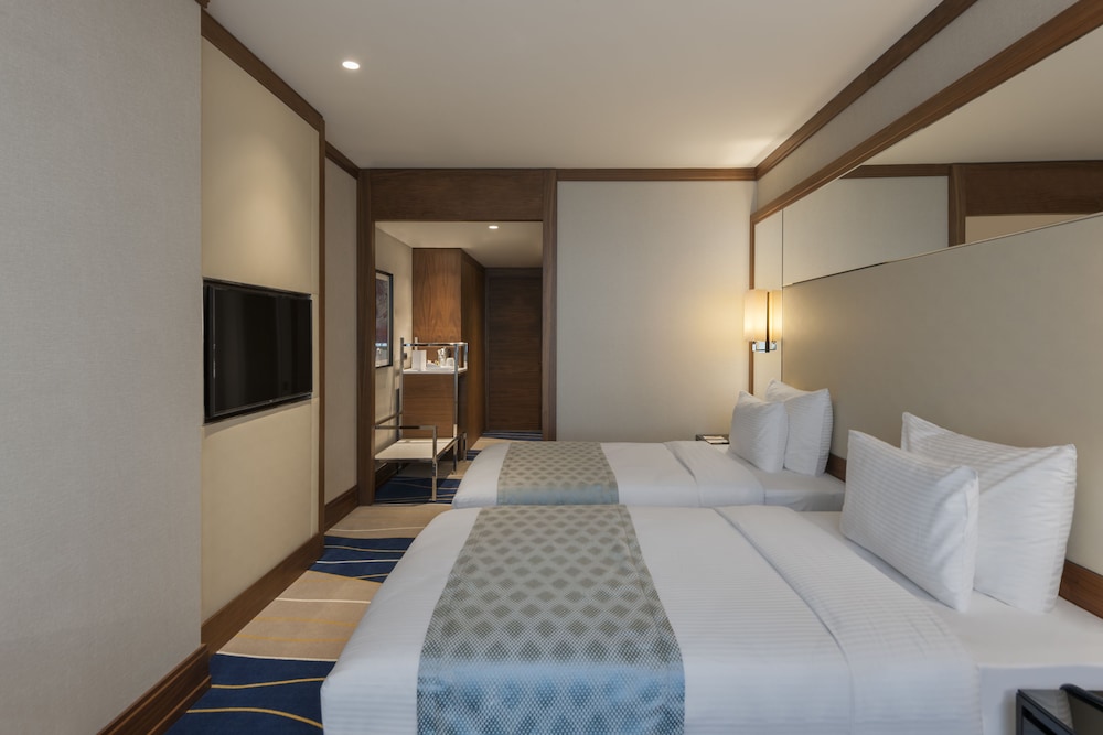 Deluxe Room with 2 Single Beds, Sea View