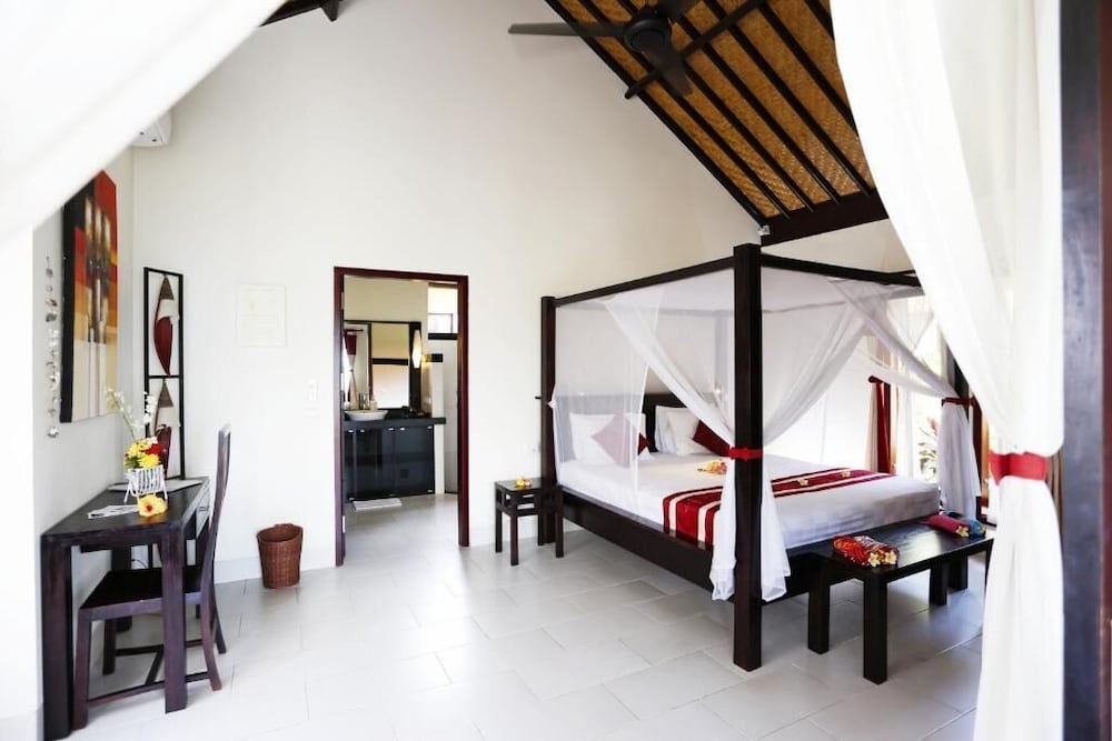 Bungalow, Partial Sea View