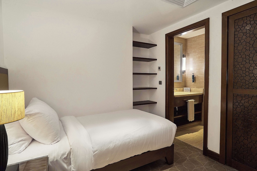 One-Bedroom King Suite