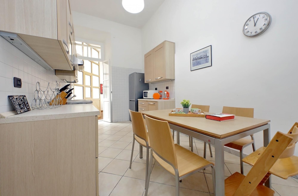 Apartment photo 2
