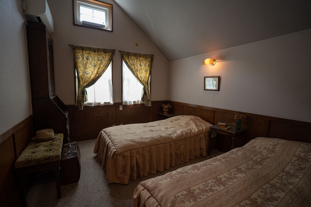Classic Twin Room, 2 Twin Beds, Non Smoking photo 3