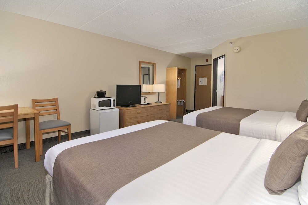 Standard Room, 2 Queen Beds, Non Smoking - Photo 4