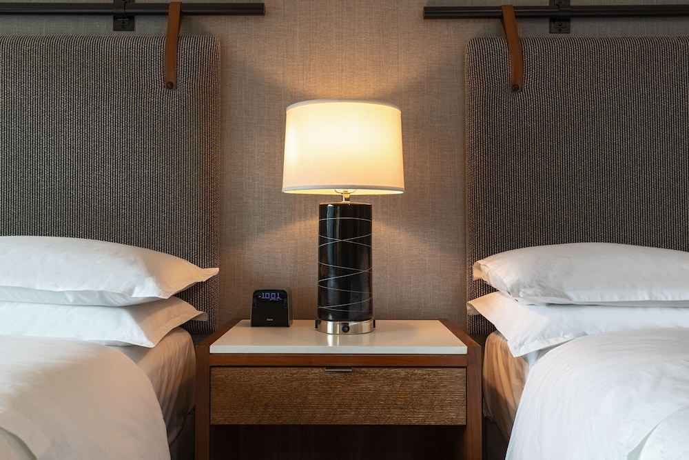 Club Room, 2 Double Beds - Photo 4