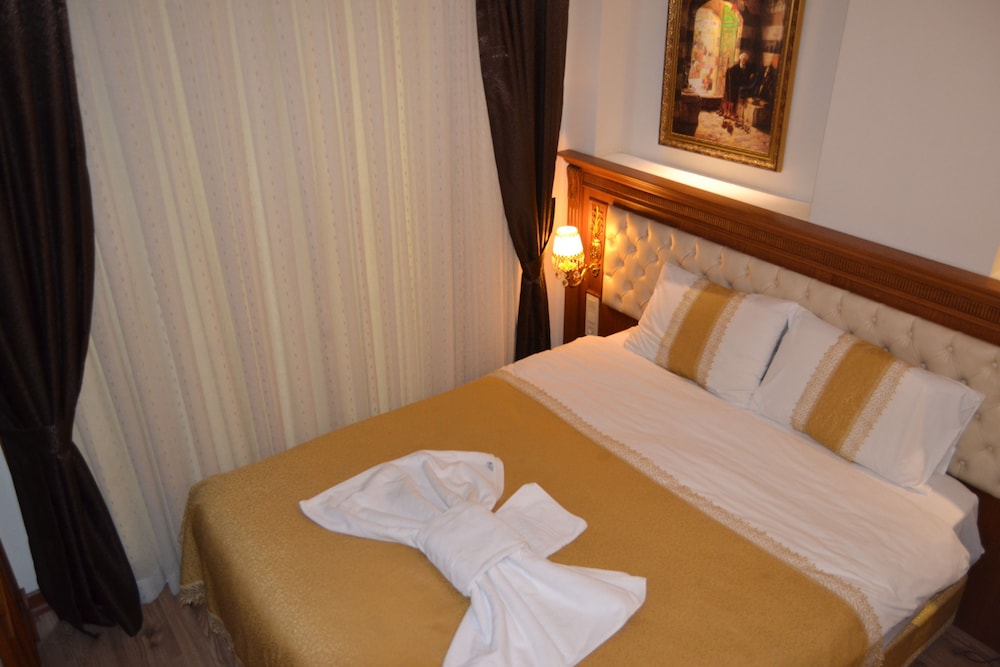 Budget Double Room photo 3