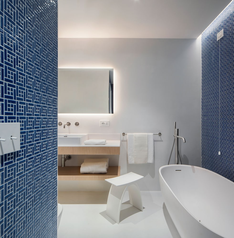 Suite, Sea View - Photo 9