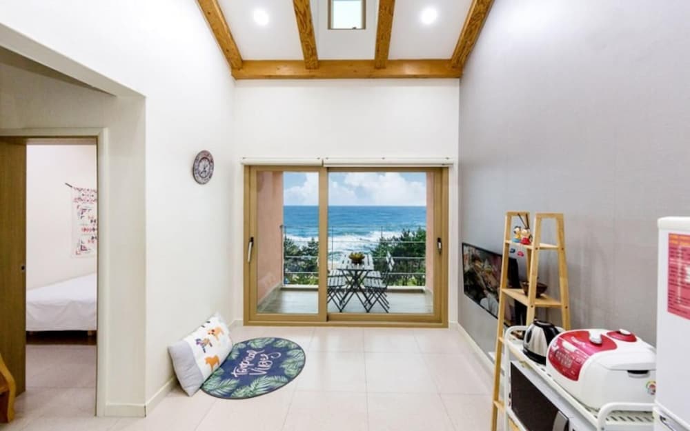 Room (303-Couple Family Floor (Ocean View T)