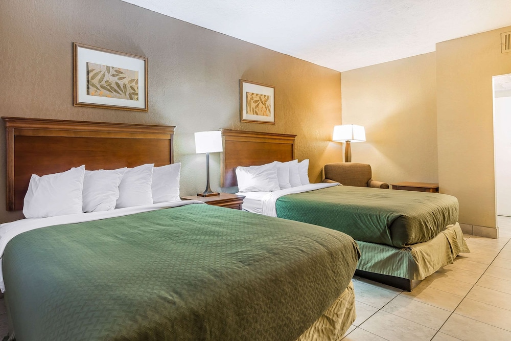Room, 2 Queen Beds, Non Smoking photo 3