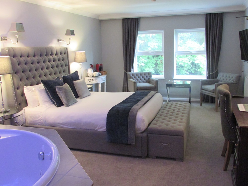 Suite, 1 King Bed, Non Smoking, Jetted Tub