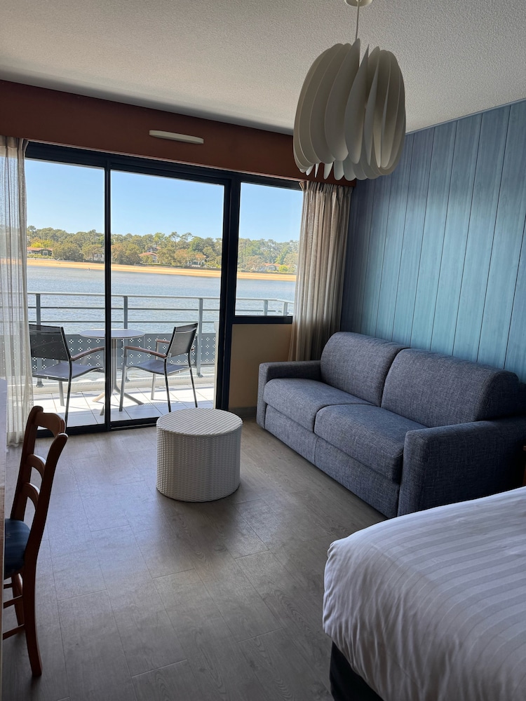 Deluxe Quadruple Room photo 2
