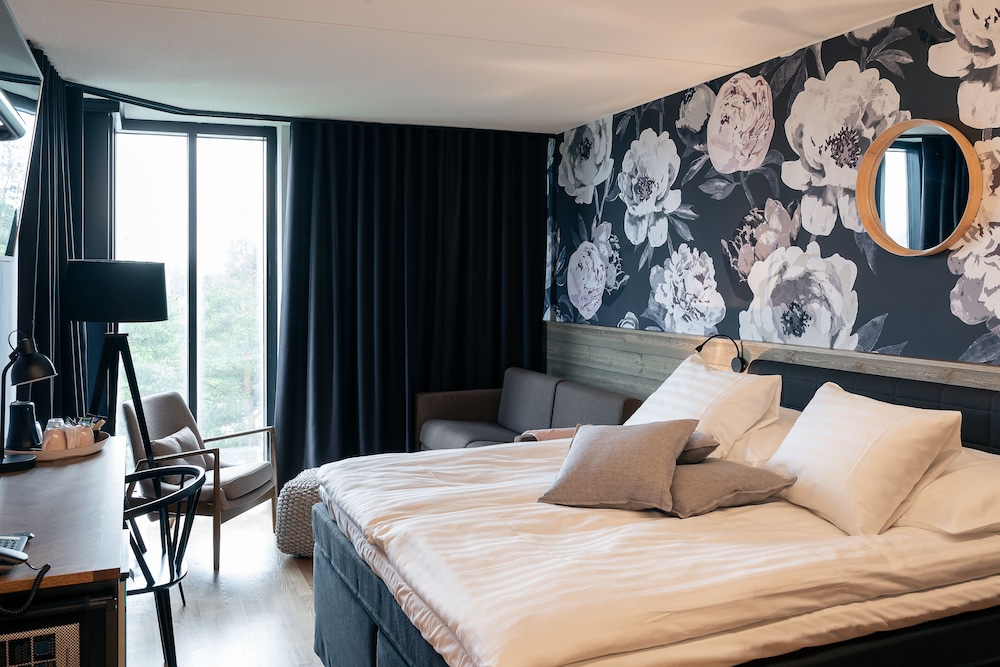 Superior Room, 1 Queen Bed (extra bed possibility)