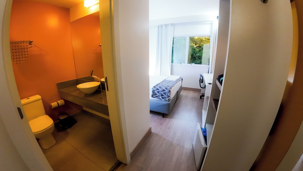 Standard Twin Room photo 2