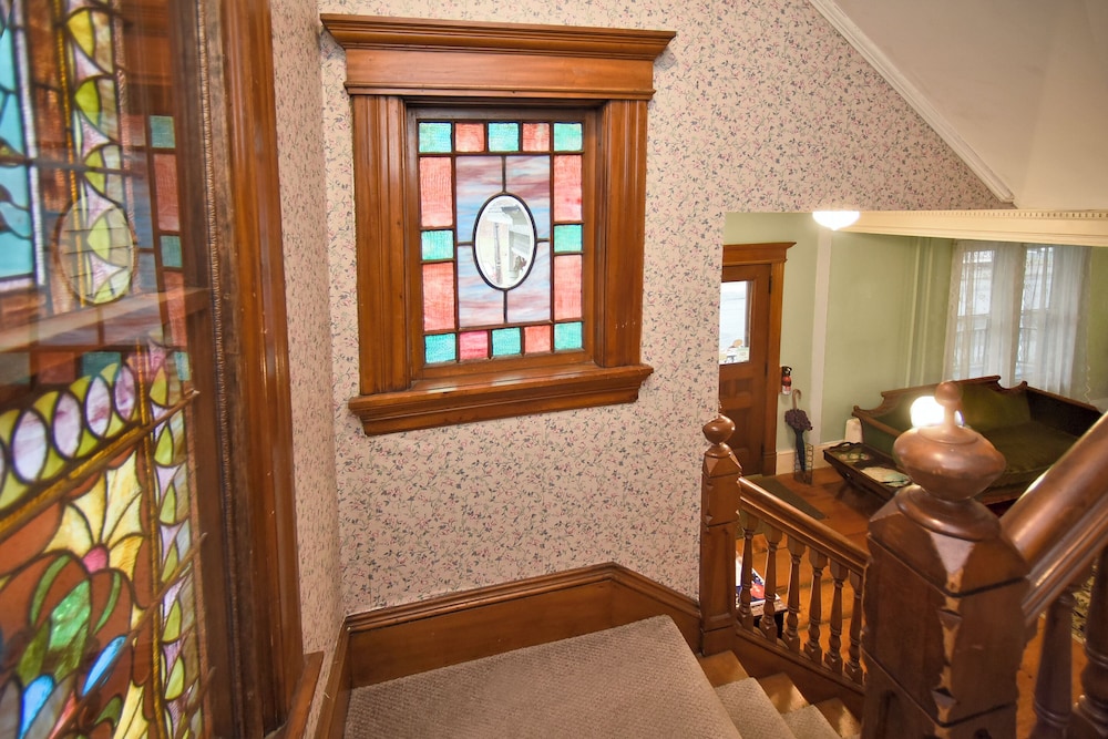 Marigold room photo 2