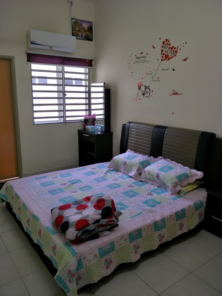 House, 3 Bedrooms photo 3