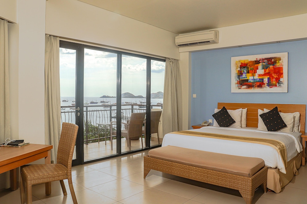 Deluxe Double or Twin Room, Sea View photo 3