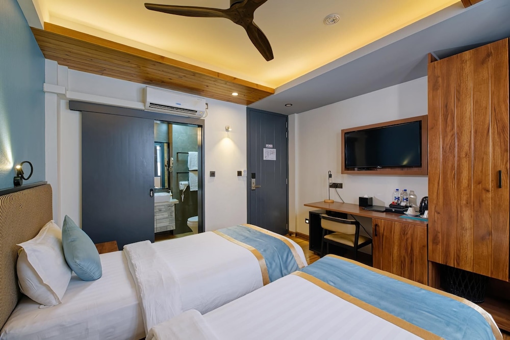 Superior Double or Twin Room photo 3