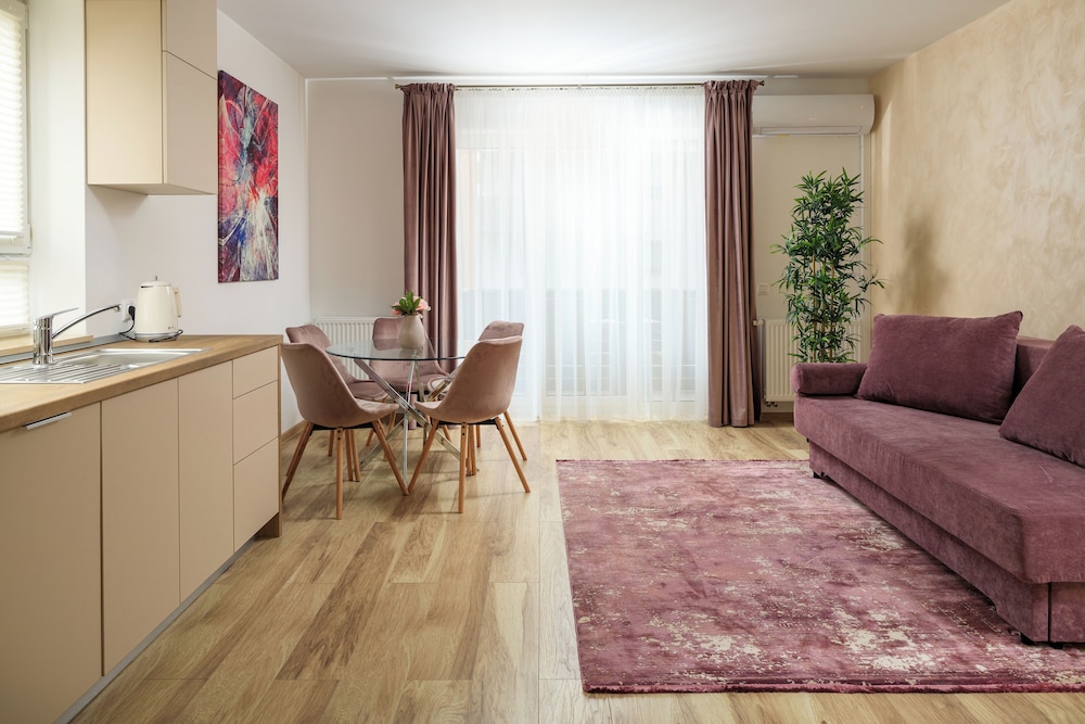 Comfort Apartment (Gold)
