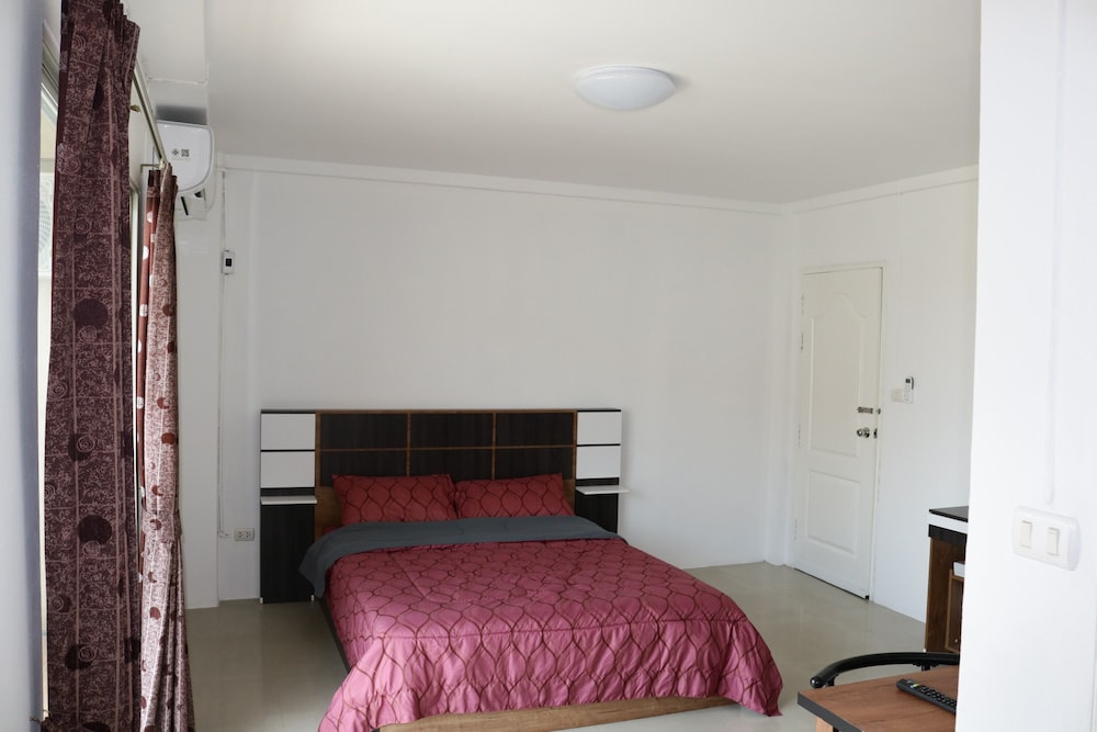 Deluxe Room, Balcony, City View