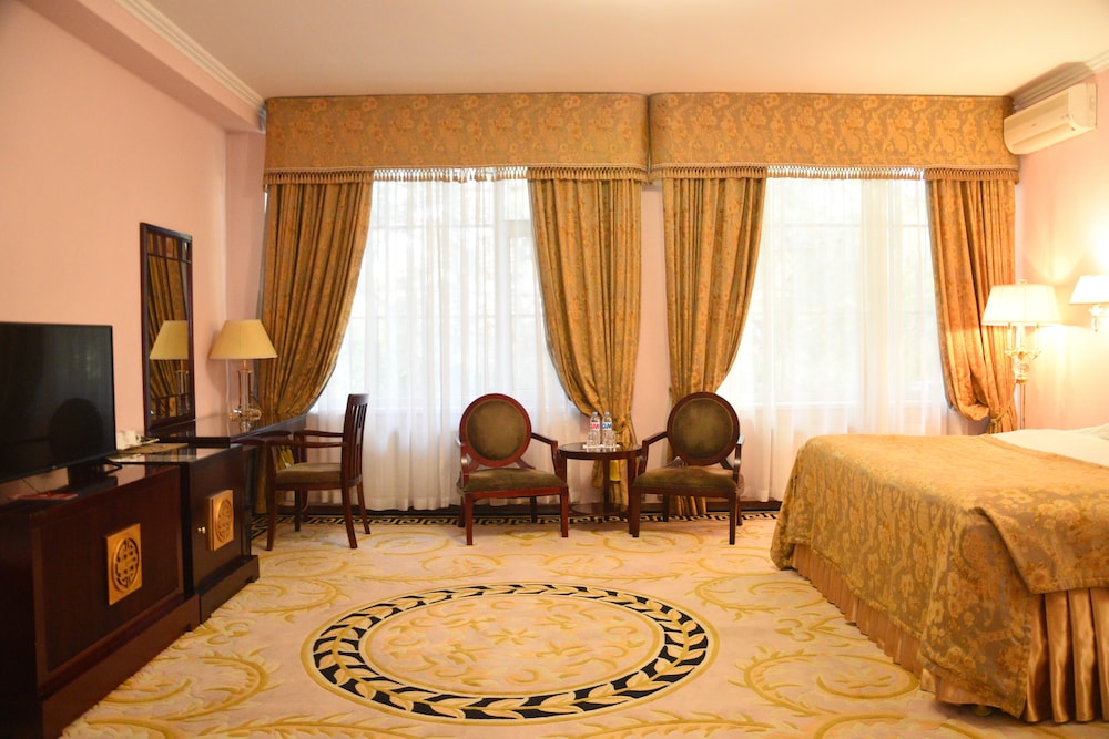 Standard Suite - Photo 3