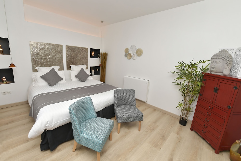Luxury Double Room, Ensuite, Garden View (Chambre Zen) photo 1