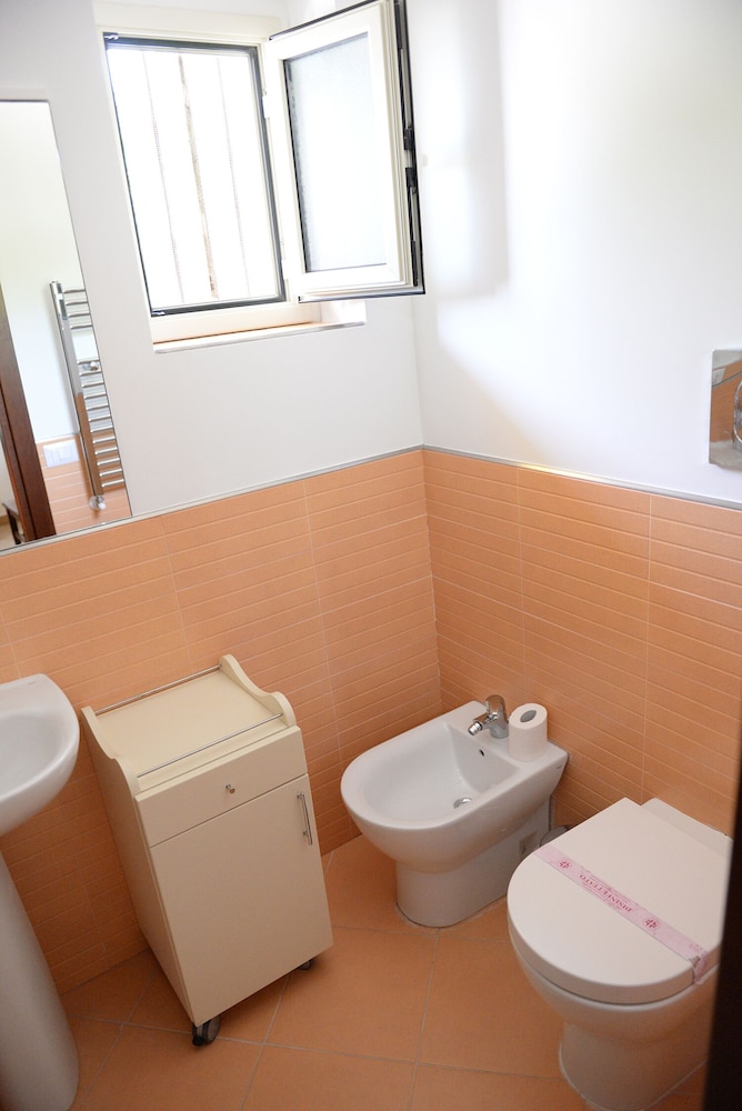 Double or Twin Room - Photo 7