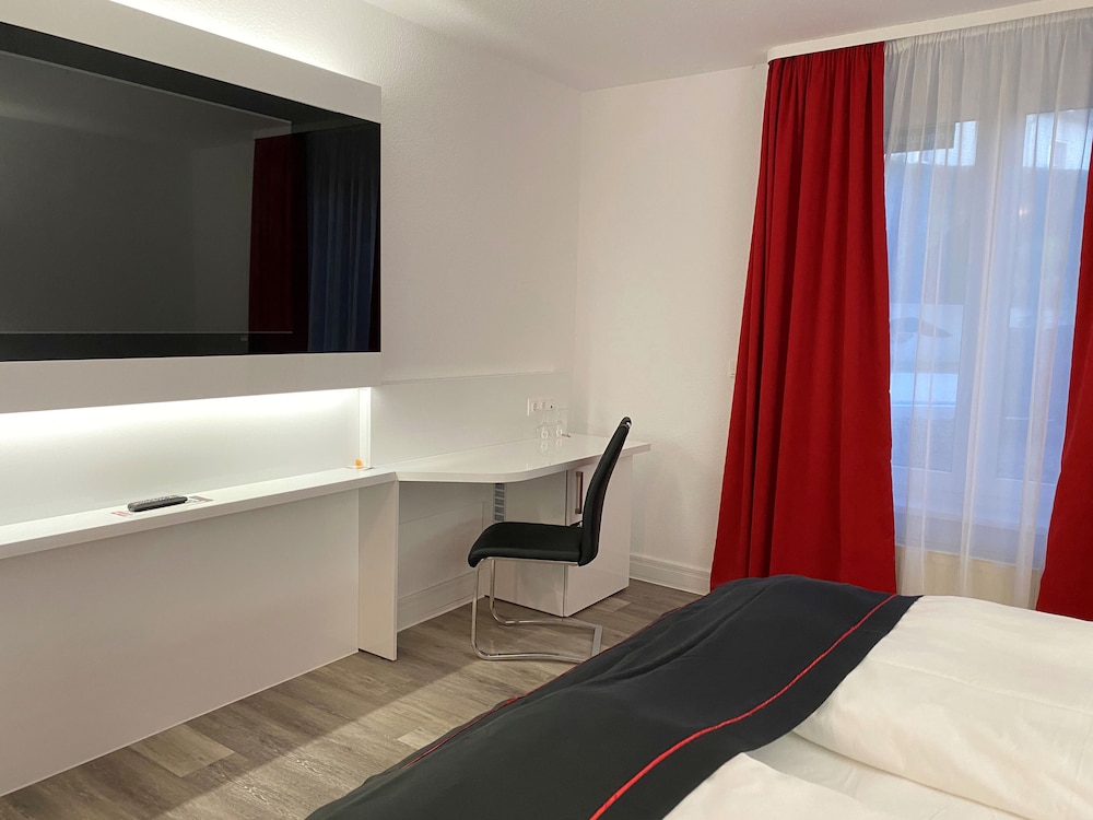 Deluxe Suite - Photo 10