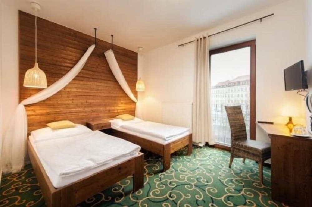 Basic Twin Room