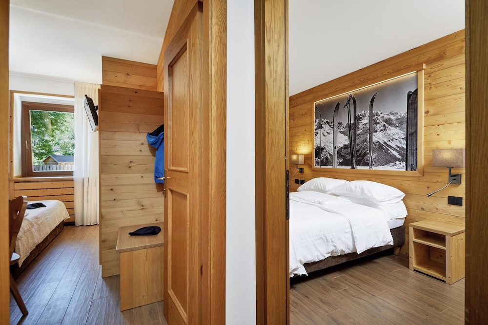 Deluxe Triple Room, 2 Bedrooms photo 3
