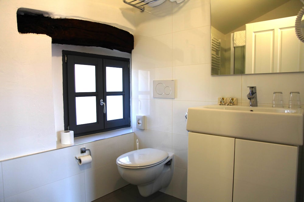 Junior Apartment, 2 Twin Beds, Kitchen, Courtyard View photo 3