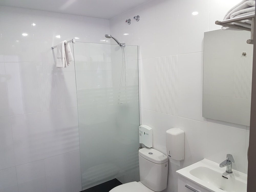 Twin Room, Ground Floor photo 2
