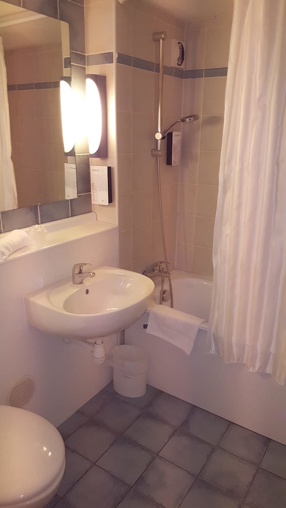 Standard Room, 2 Twin Beds - Photo 6