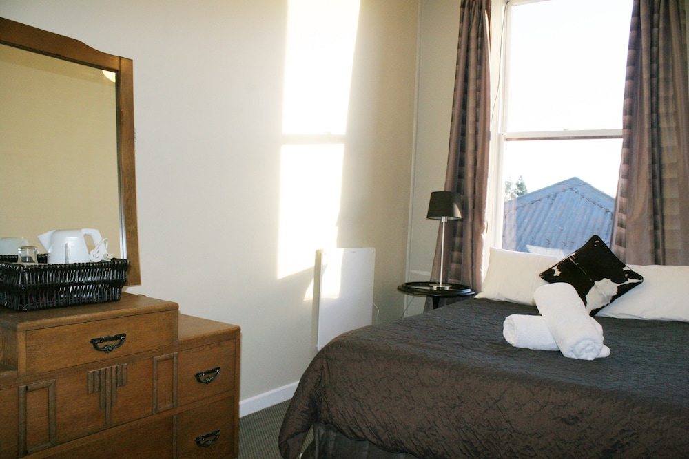 Room 1 Double photo 3