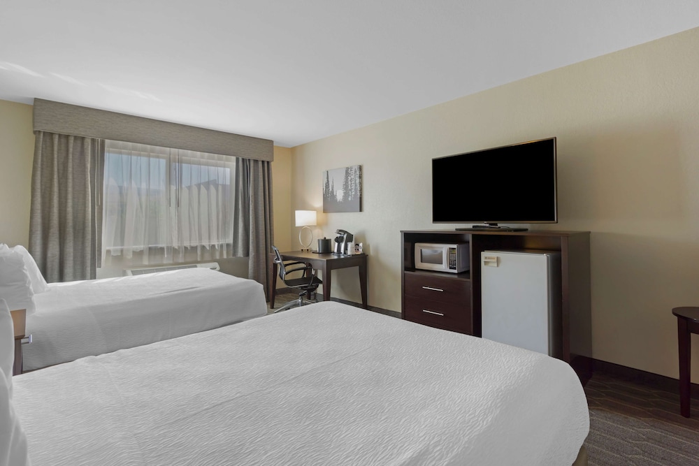 Standard Room, 2 Queen Beds, Accessible, Bathtub