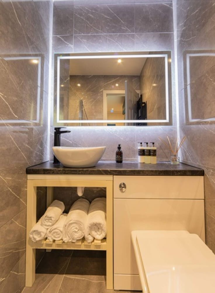 Double Room (May be allocated in annex building) - Photo 8