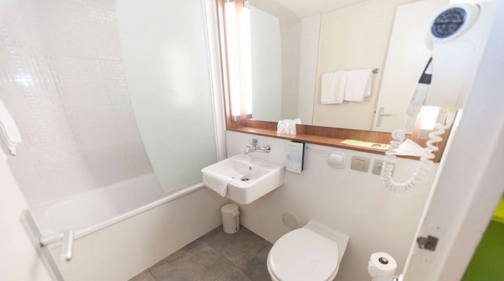 Standard Room, 1 Double Bed - Photo 15