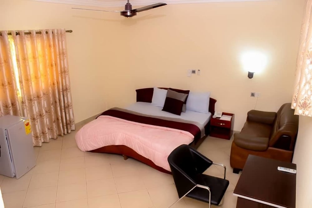 Executive Studio Suite, 1 King Bed photo 2