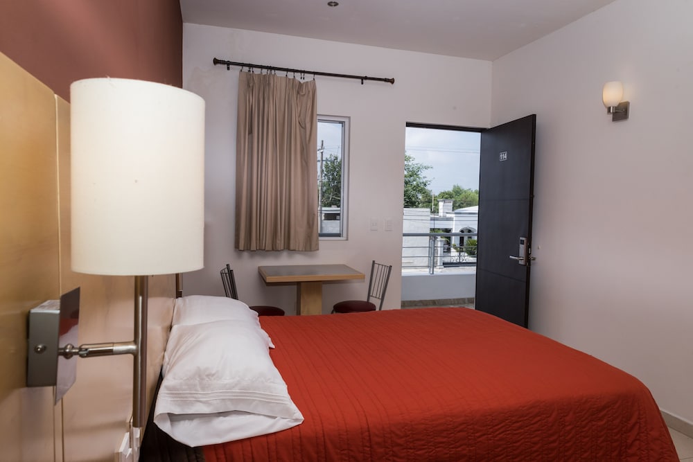 Traditional Double Room, 2 Queen Beds photo 3
