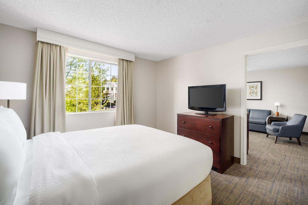 Suite, 1 Bedroom (Mobility Accessible, Roll-In Shower) photo 3