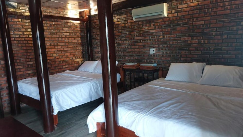 Deluxe Quadruple Room, Garden View