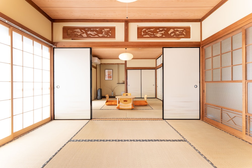 Traditional House - Photo 32