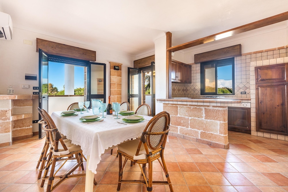 Villa photo 3