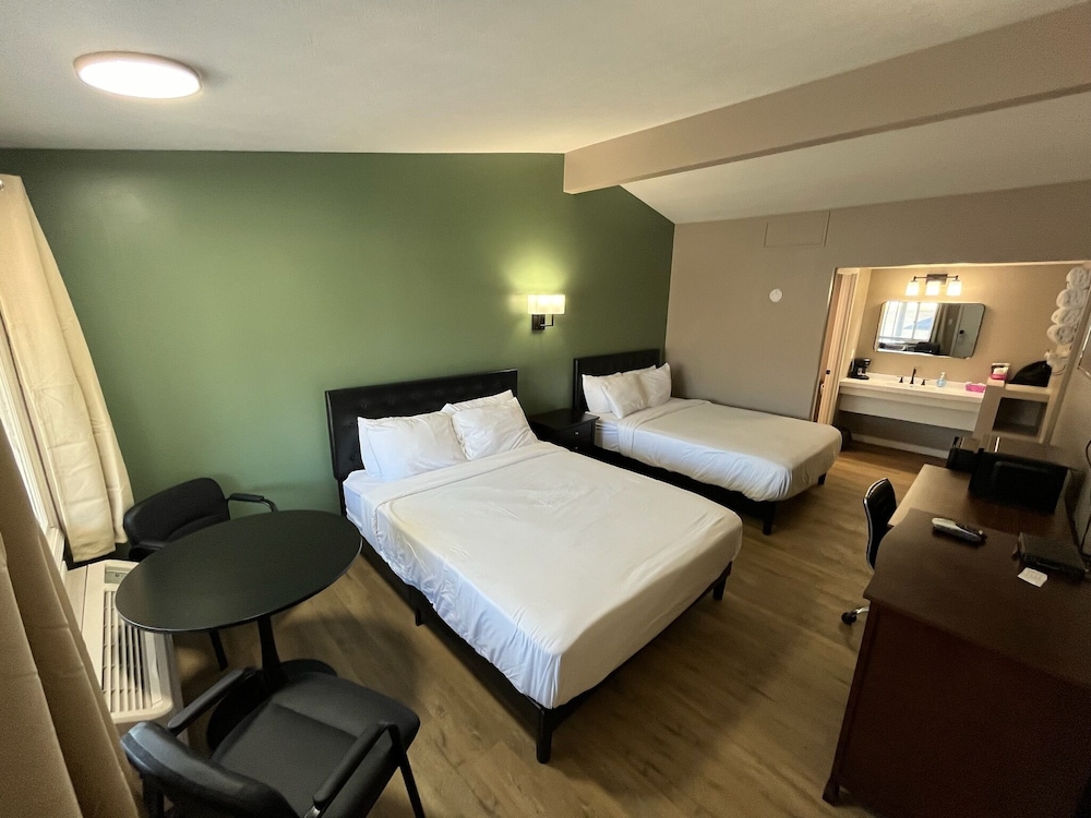 Standard Room, 2 Queen Beds photo 1