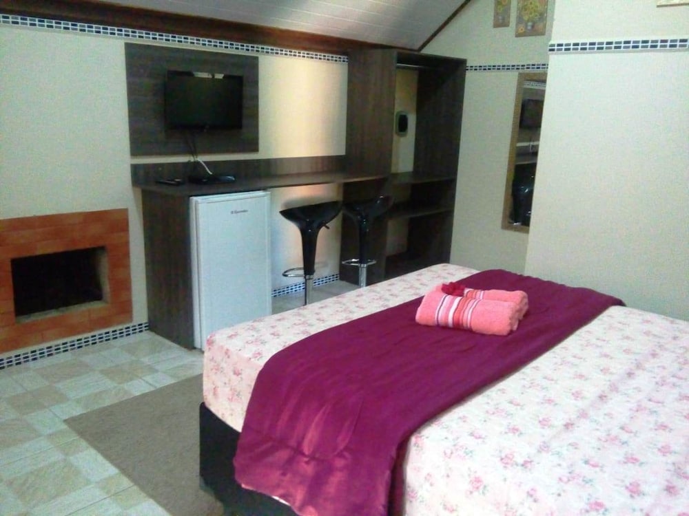 Deluxe Chalet, 1 Double Bed, Garden View photo 2