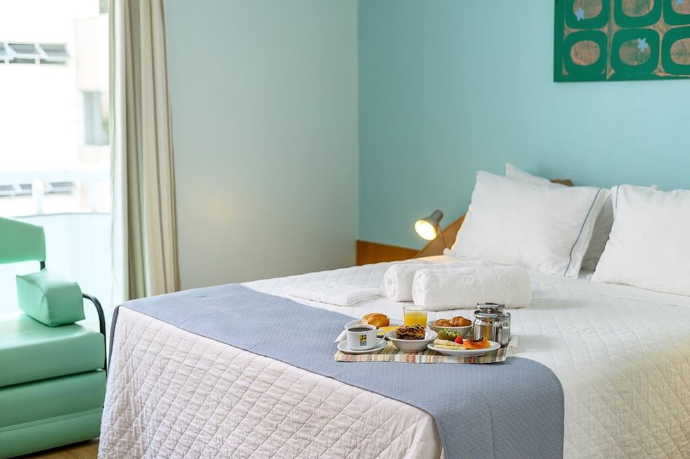 Deluxe Room, 1 Double Bed photo 2